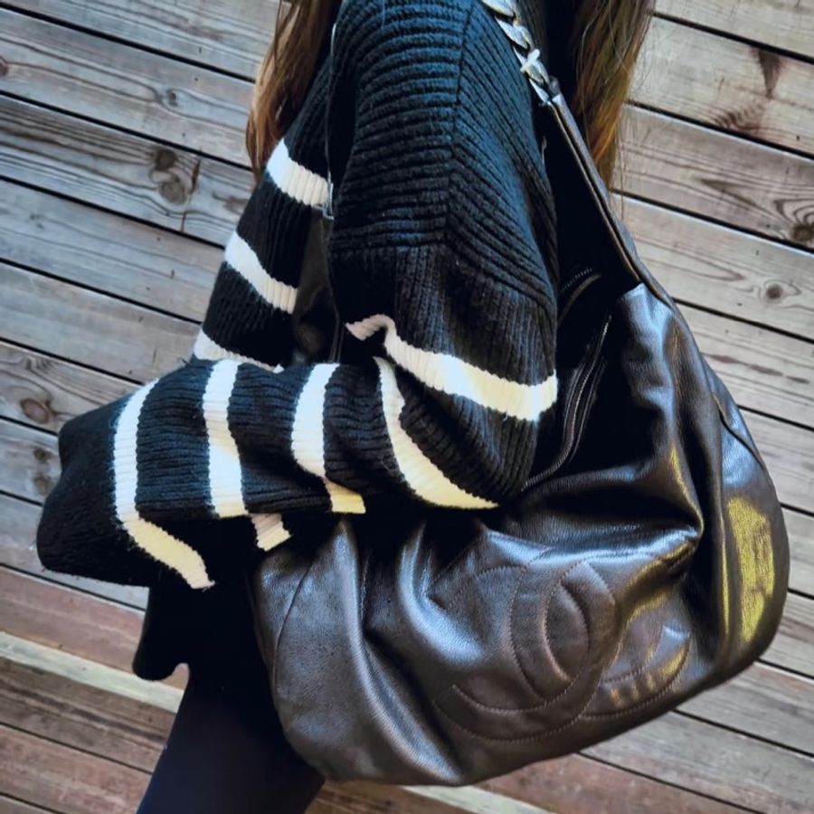 CHANEL香奈兒雙C大Logo Hobo荔枝紋牛皮鏈條包-9