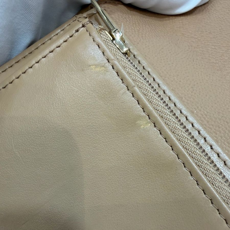 CHANEL AP0232 奶茶荔枝 牛皮 金釦 coco 三折 中夾-27