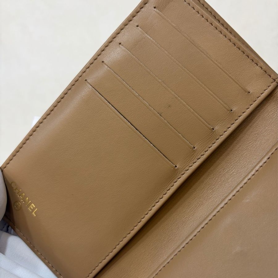 CHANEL AP0232 奶茶荔枝 牛皮 金釦 coco 三折 中夾-29