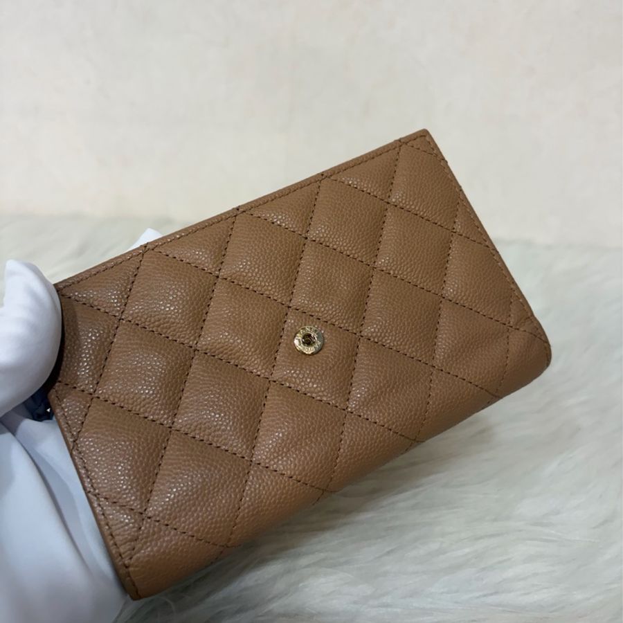 CHANEL AP0232 奶茶荔枝 牛皮 金釦 coco 三折 中夾-34