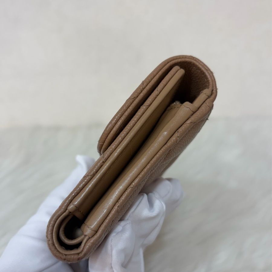 CHANEL AP0232 奶茶荔枝 牛皮 金釦 coco 三折 中夾-47