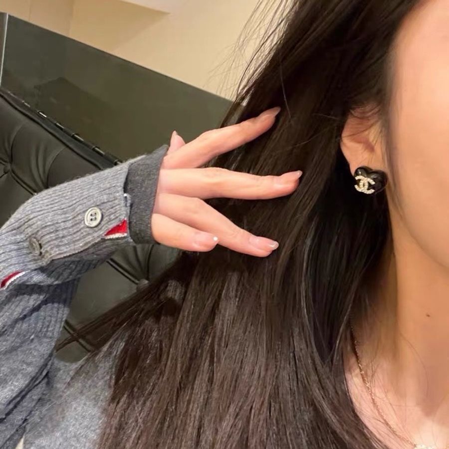 98新 Chanel香奈兒22B黑色愛心水鑽耳釘 設計獨特的黑色桃心造型-9