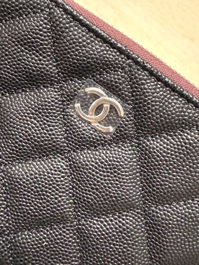 Chanel 黑色銀扣一字拉鏈包（荔枝牛皮）-6