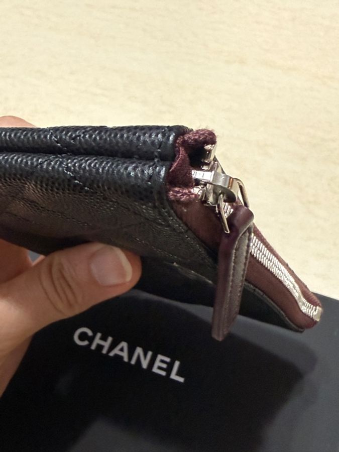 Chanel 黑色銀扣一字拉鏈包（荔枝牛皮）-13