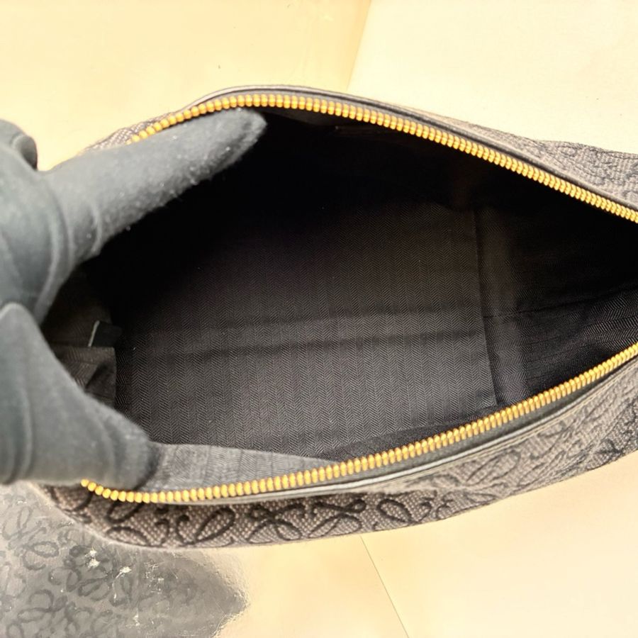 羅意威/Loewe 飯盒包 刺繡腋下單肩手提包 灰色 帆布拼皮 98新 尺寸25*18-8