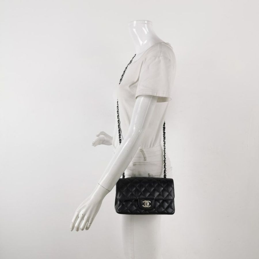 Chanel Classic Flap 季節限定款大mini深灰牛皮菱格絎縫雙C扣皮穿鏈斜背包單肩包-1