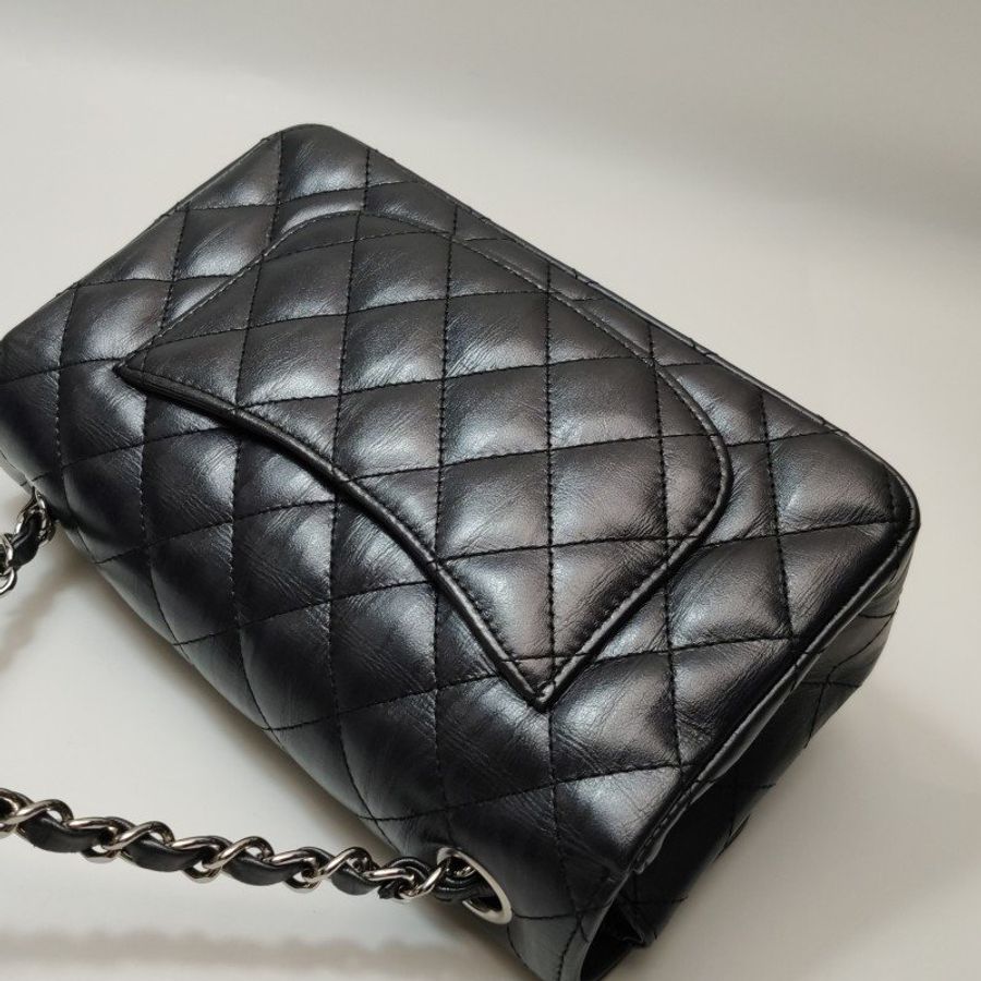 Chanel Classic Flap 季節限定款大mini深灰牛皮菱格絎縫雙C扣皮穿鏈斜背包單肩包-18