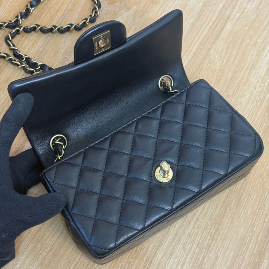(國外購證🆕全配)全新Chanel Mini CF20 黑金口蓋包✨最新晶片款-7