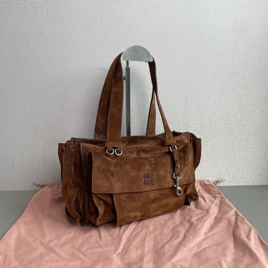 ✨MiuMiu|Utilitaire 可可棕 麂皮手提包斜挎包|98新-2
