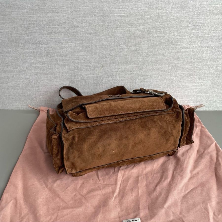 ✨MiuMiu|Utilitaire 可可棕 麂皮手提包斜挎包|98新-5