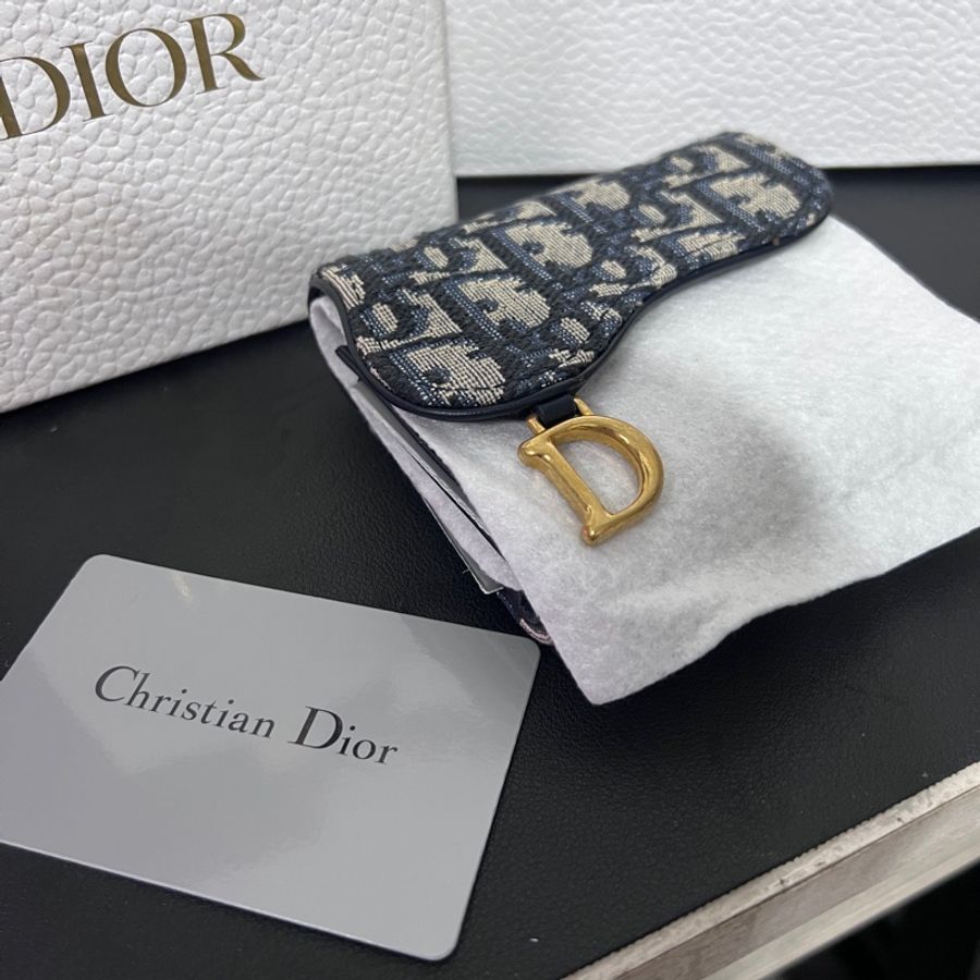 【台中大遠百購入!全新未使用!】Dior Saddle 馬鞍短夾 老花 Oblique|專櫃正品、完整保卡/防塵袋-1