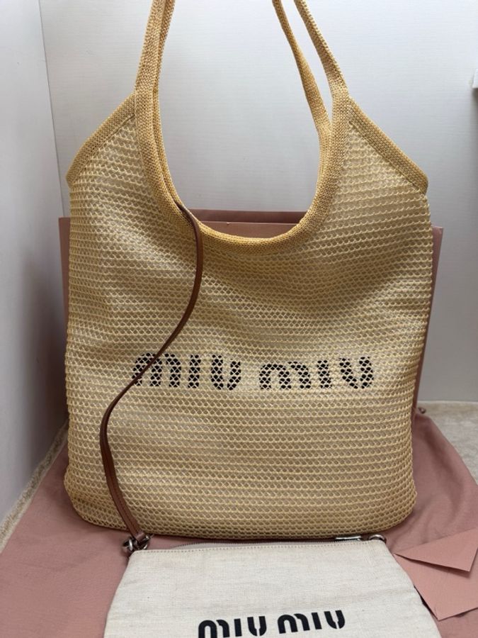 999新 MIUMIU繆繆 ivy 米白色編織托特包購物袋手提包腋下包。底長約36 配件:小子袋 塵袋-0