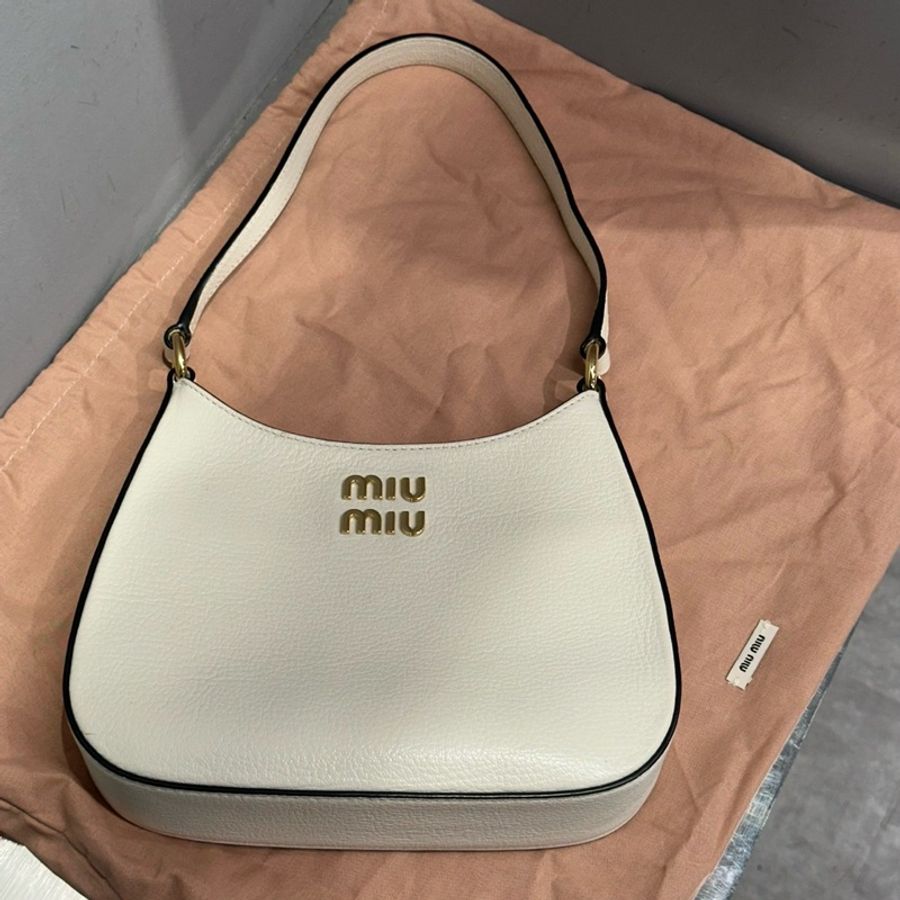 Miu Miu Hobo 手袋 腋下包 白金 |Classic Trend CT精品|台北東區實體-1