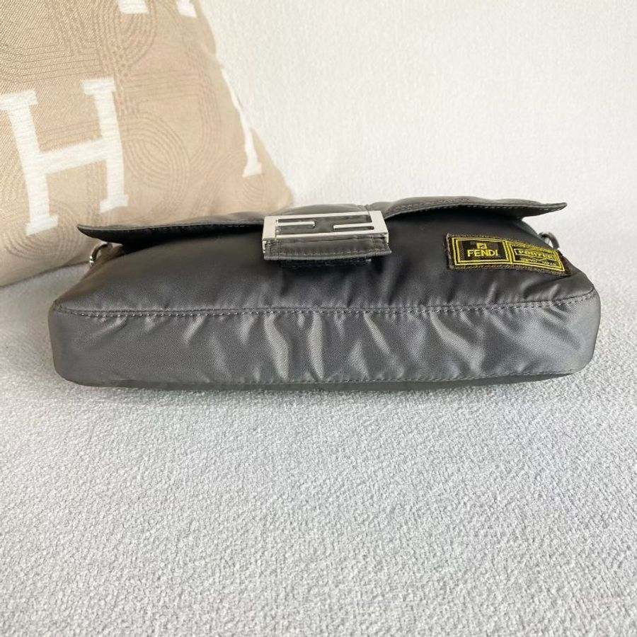 Fendi 法棍包baguette 深灰色 26*14*4 98新配件肩帶*3 塵袋-4