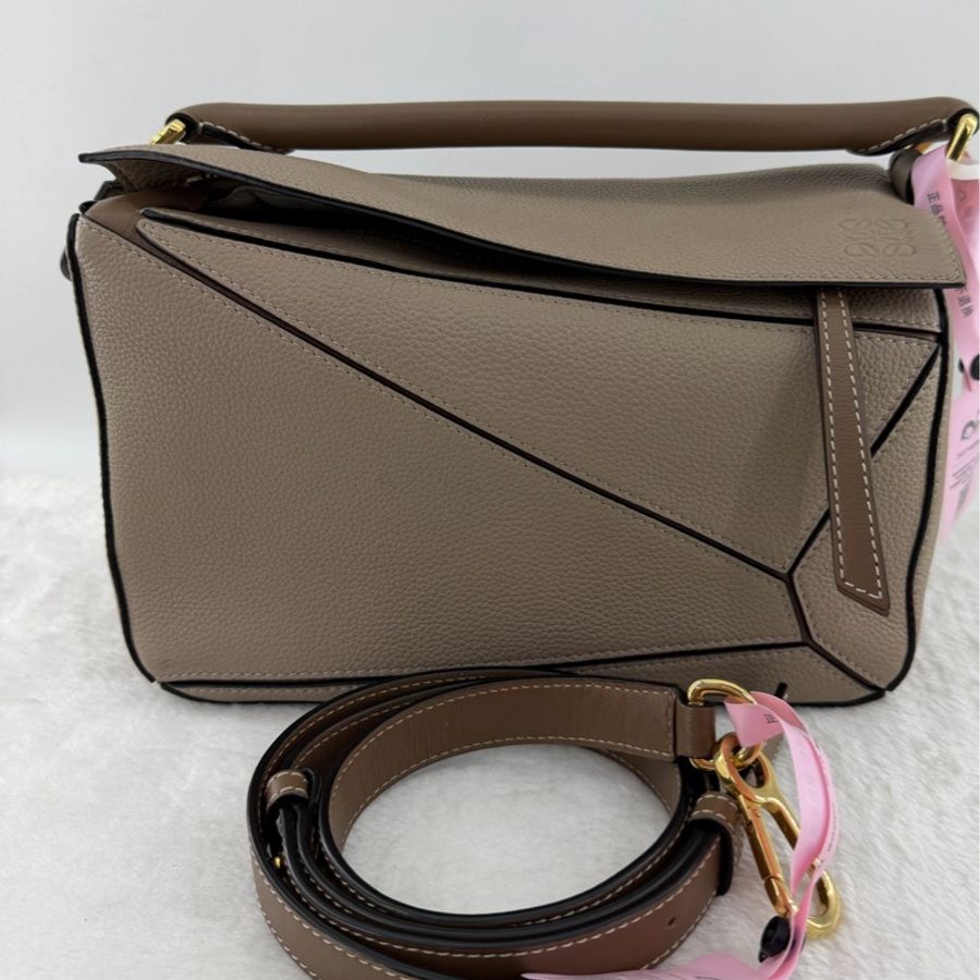 LOEWE 羅意威 Puzzle小號幾何包 沙色 底24-8