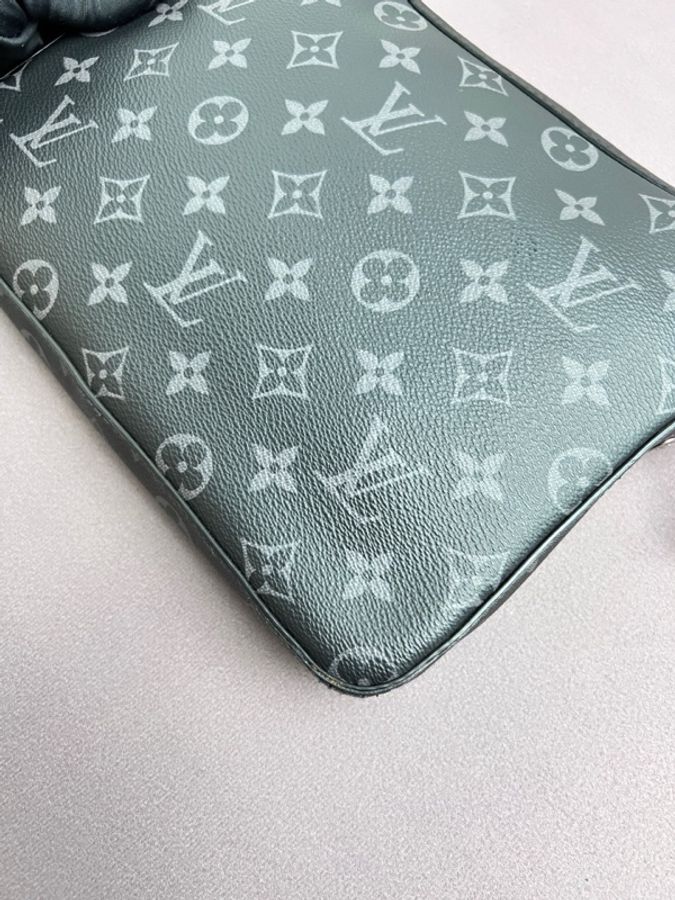 Louis Vuitton 路易威登 黑武士三合一郵差斜挎 尺寸24.5*18*4.5-16