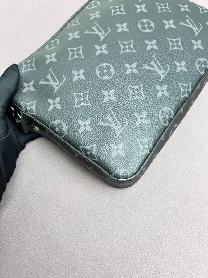 Louis Vuitton 路易威登 黑武士三合一郵差斜挎 尺寸24.5*18*4.5-17