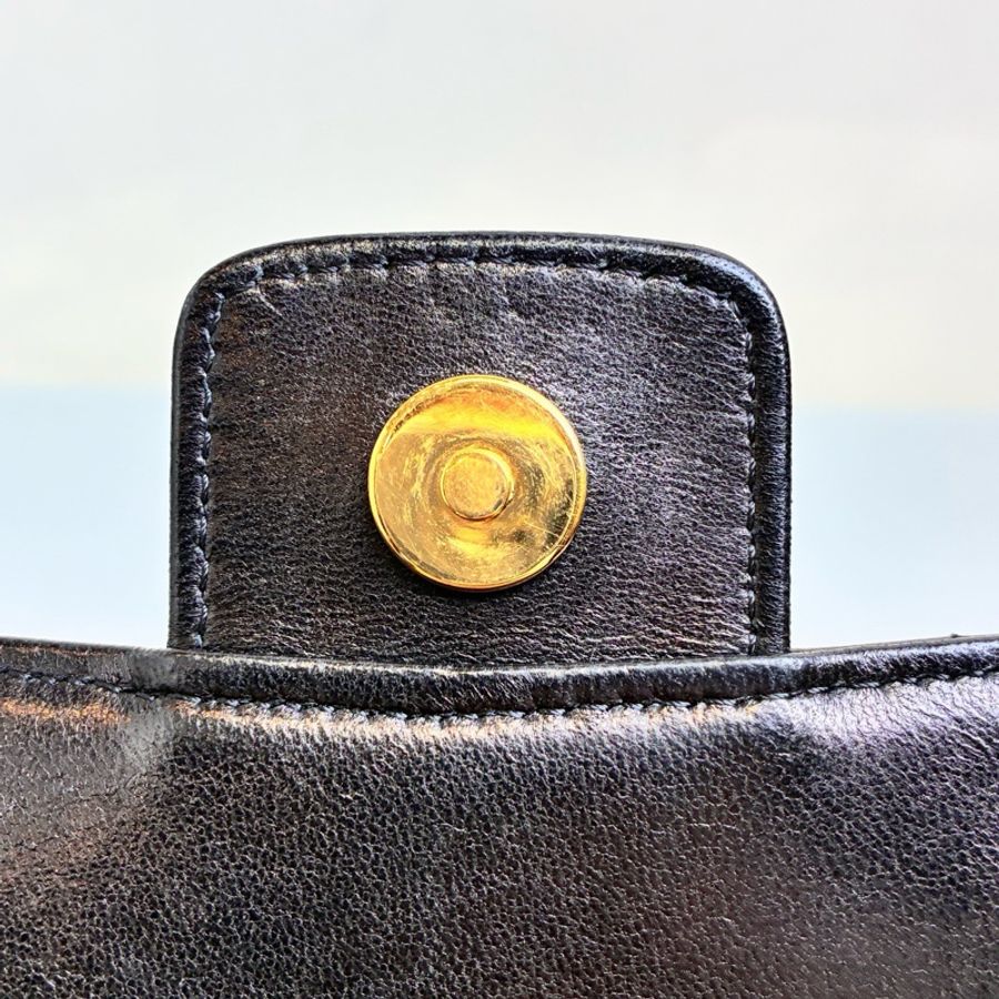 Chanel • 經典黑金冰格Cf Mini-13