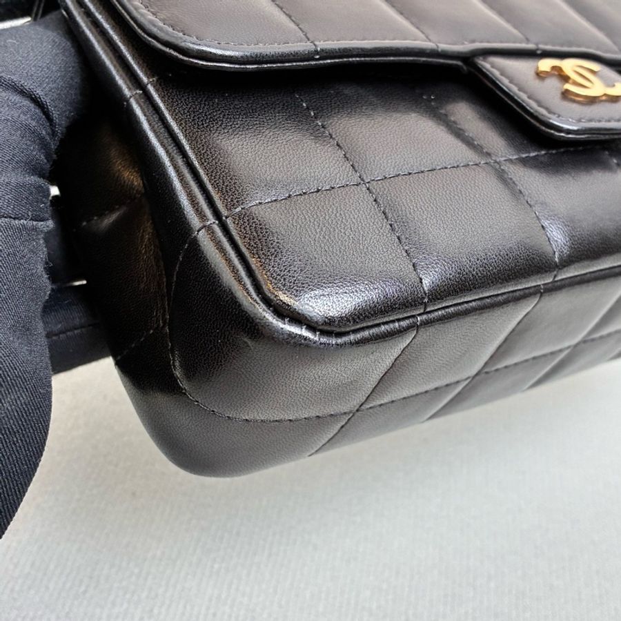 Chanel • 經典黑金冰格Cf Mini-16