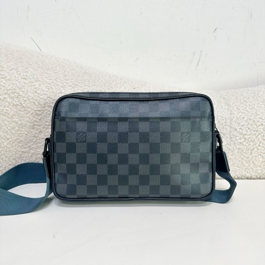 Louis Vuitton 郵差包黑色棋盤格搭配藍色寬肩帶-1