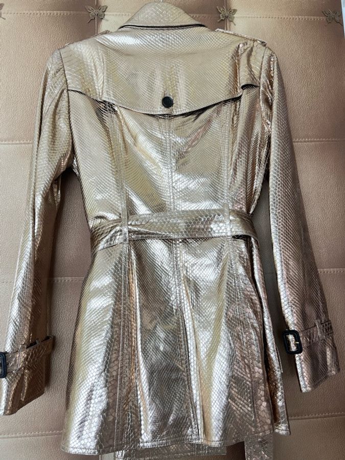 BURBERRY蛇皮外套42碼全新-1