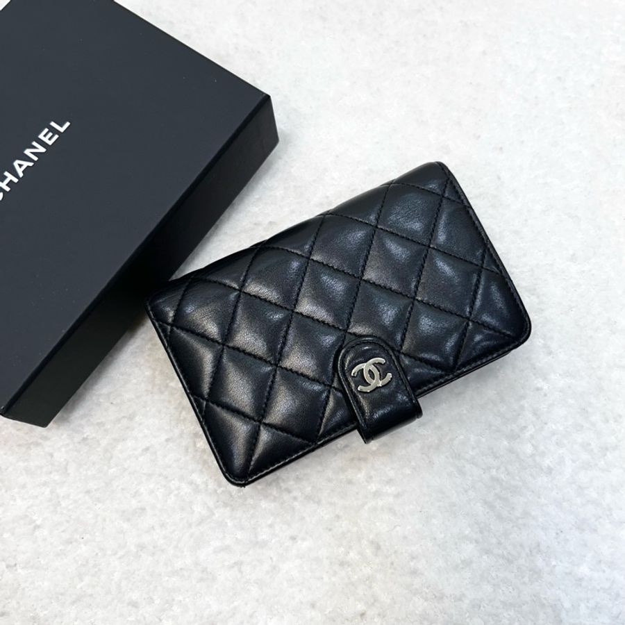 Chanel 黑銀羊皮10卡中夾-6