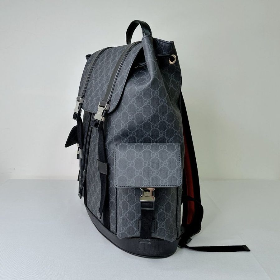 GUCCI Supreme黑花翻蓋束口後背包-2