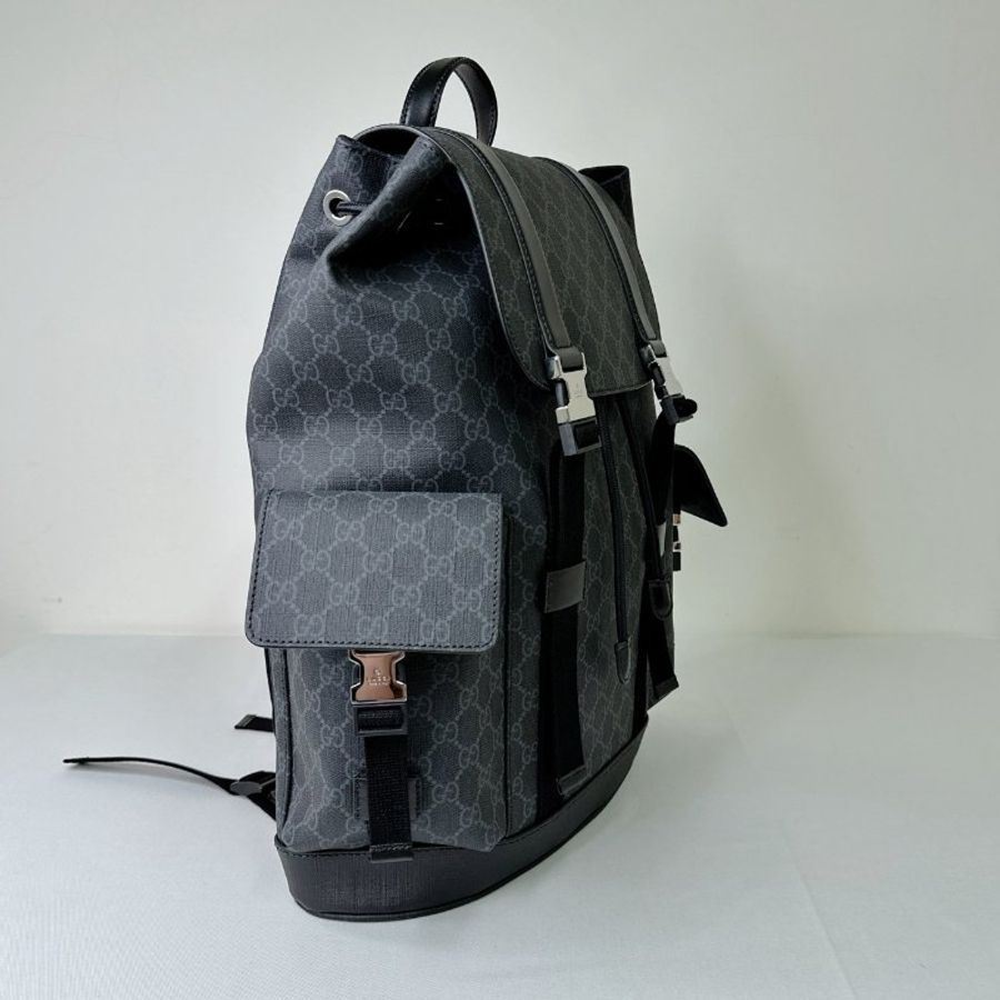 GUCCI Supreme黑花翻蓋束口後背包-3