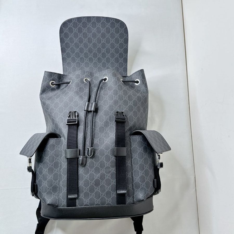 GUCCI Supreme黑花翻蓋束口後背包-6