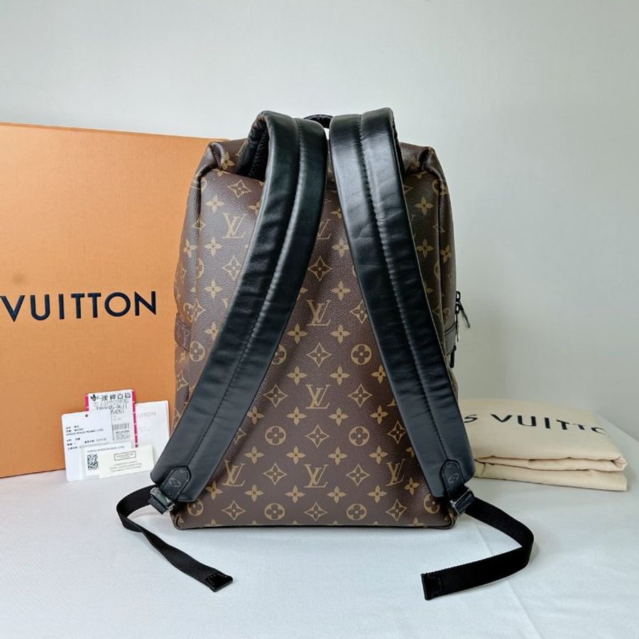LV 全新Discovery PM老花後背包-1