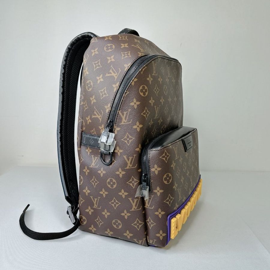 LV 全新Discovery PM老花後背包-3