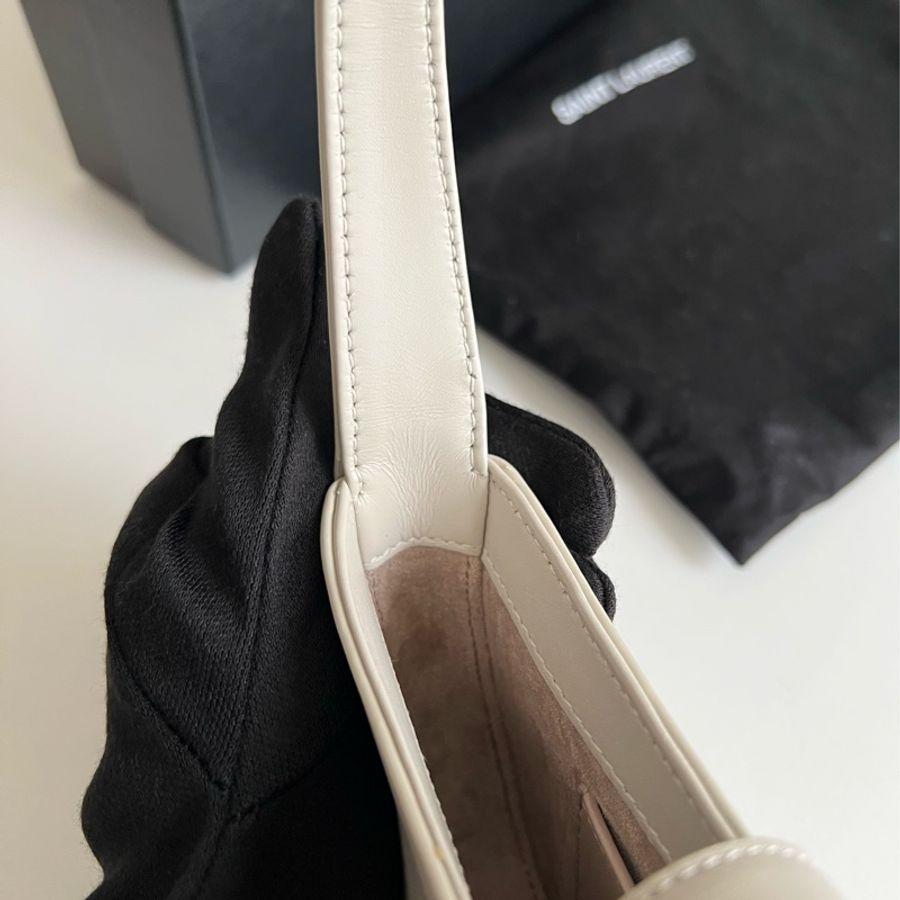 YSL Saint Laurent LE 5A7 迷你小牛皮肩背腋下包復古白-22