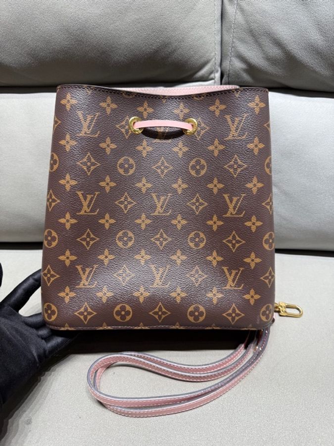 LV 路易威登粉水桶包 編號MI3138-1
