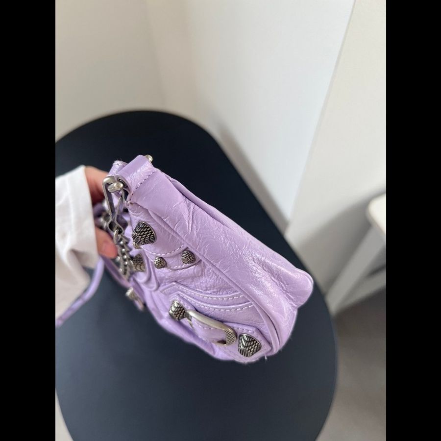 巴黎世家Balenciaga Le Cagole mini鱷魚壓紋半月包-8