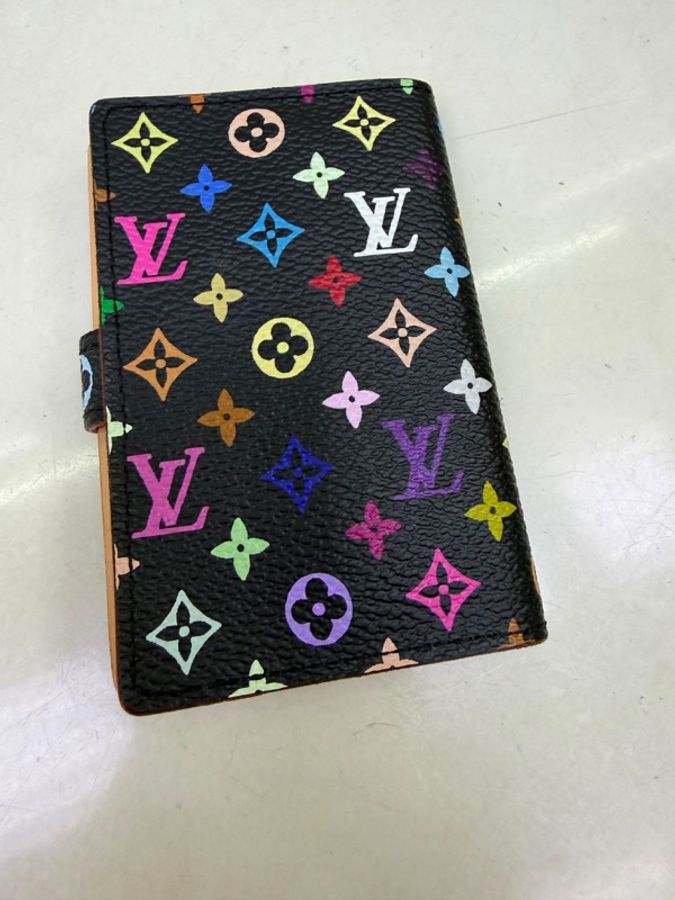 這是 Louis Vuitton 的 Monogram Multicolor Carnet de Bal 迷你記事本-1