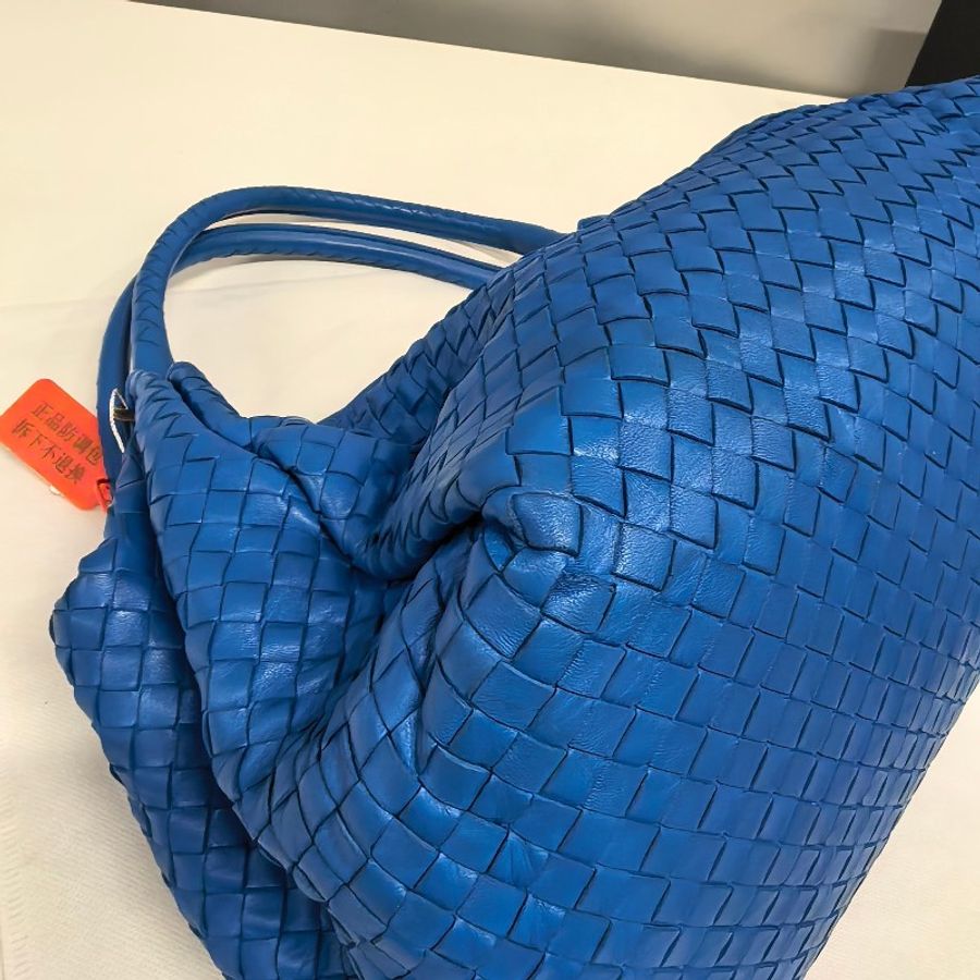 Bottega Veneta 藍色羊皮編織手提包-5