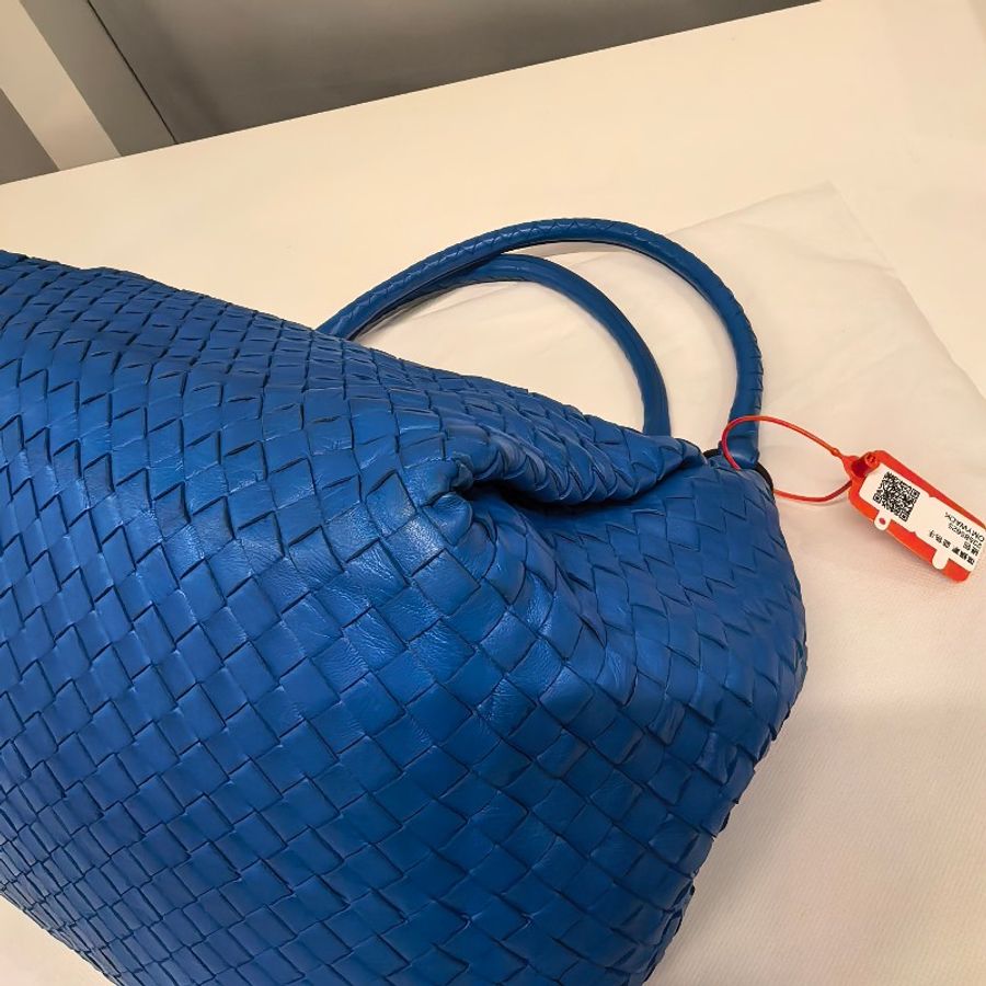 Bottega Veneta 藍色羊皮編織手提包-7