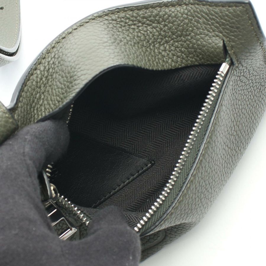 LOEWE品牌直式 T字口袋腰包 C500P02X02 皮革 卡其色 二手-2