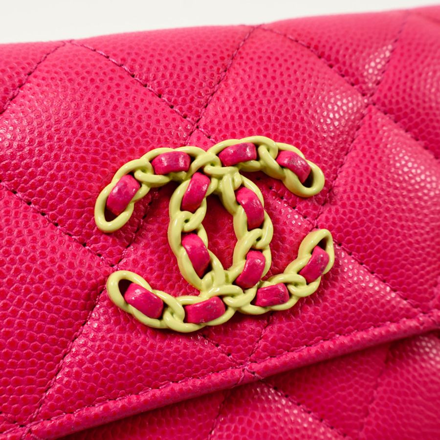 CHANEL 牛皮皮革C19 Medium Flap錢包-12