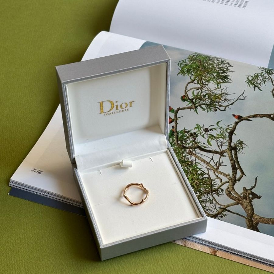 高級珠寶系列 ::DIOR:: Bois de Rose 系列玫瑰金戒指 玫瑰帶刺花莖造型53號-0