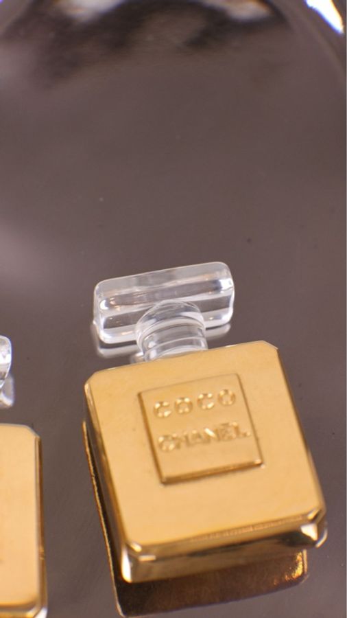 Chanel 素金拼接亚克力香水瓶耳夹-7