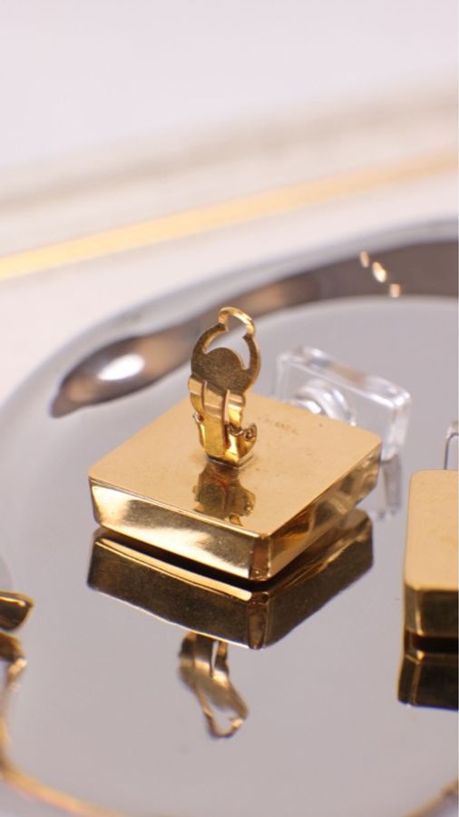 Chanel 素金拼接亚克力香水瓶耳夹-17