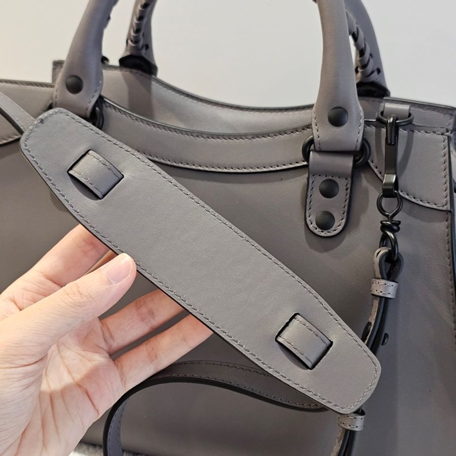 Balenciaga Neo classic 深灰兩用機車包 98新閒置-7