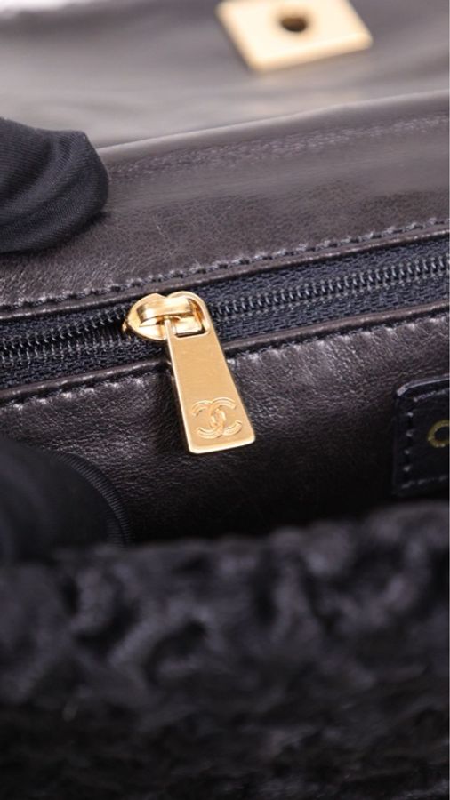 Chanel 6开黑金泰迪毛毛cf单肩包-36