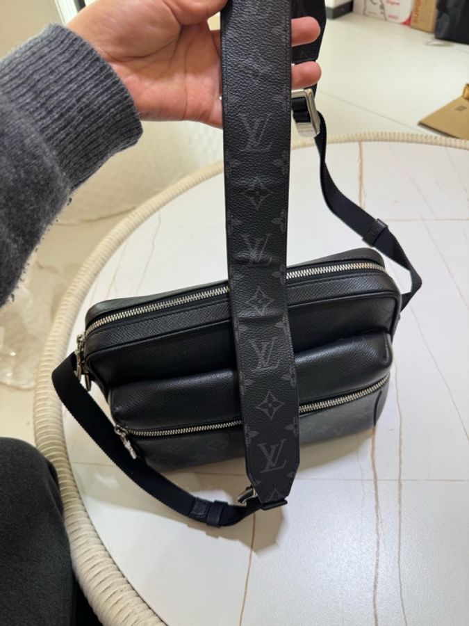 LOUIS VUITTON Outdoor 經典老花 牛皮拼塗層帆布 郵差包-17