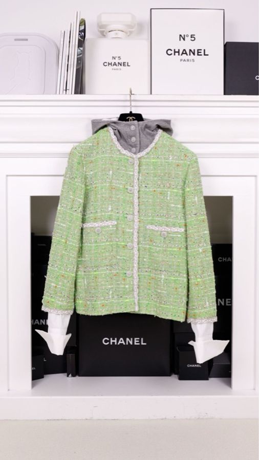 Chanel 25C海洋世界系列秀款苹果绿粗花呢连帽可拆卸两口袋外套-0