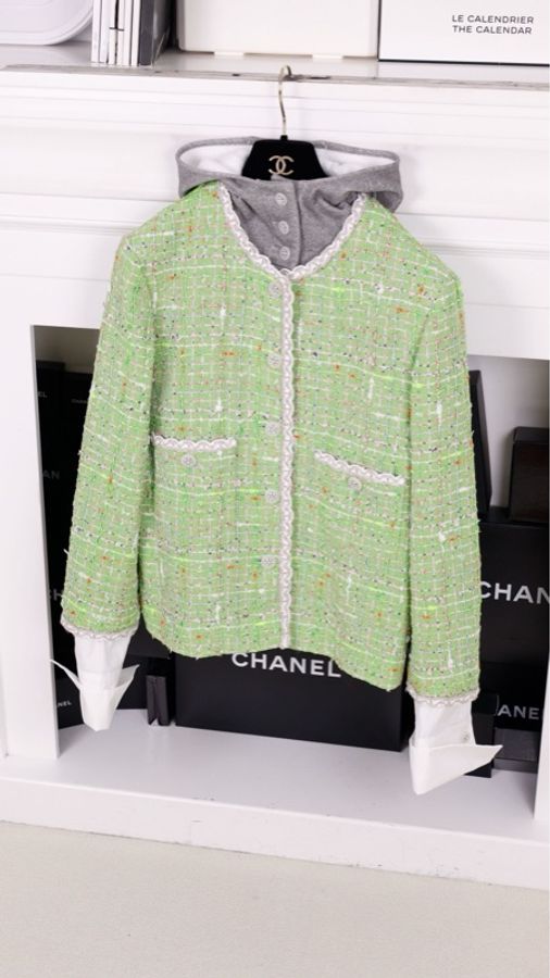Chanel 25C海洋世界系列秀款苹果绿粗花呢连帽可拆卸两口袋外套-3