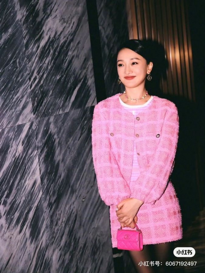 Chanel 24P粉色格纹斜纹软呢灯笼袖两口袋外套周迅同款-3