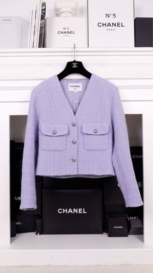 Chanel 24A曼彻斯特手工坊系列秀款紫色收腰两口外套袖口可拆卸-8