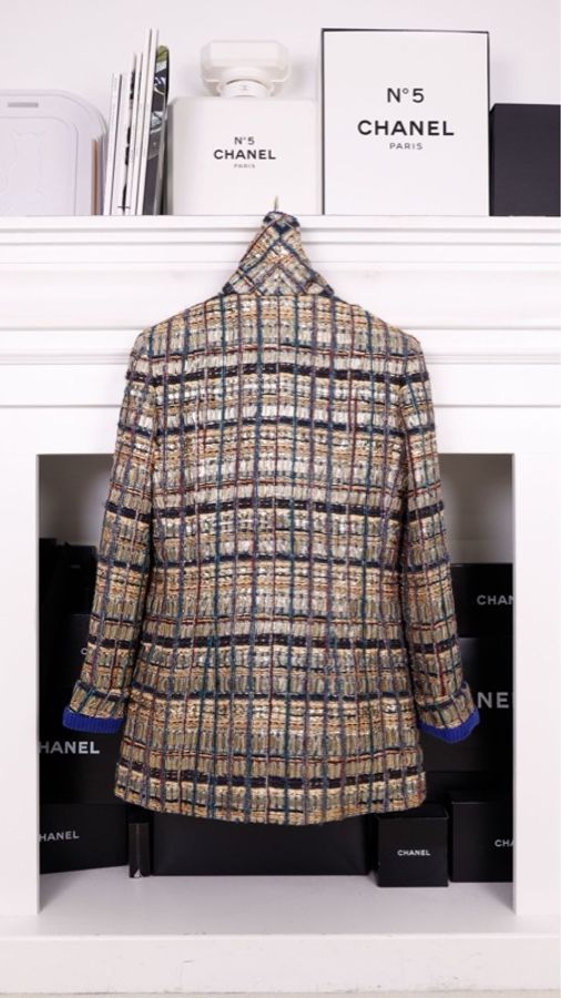 Chanel 19年埃及系列蓝金圣甲虫蓝色丝绒领口双排扣外套半裙套装-2